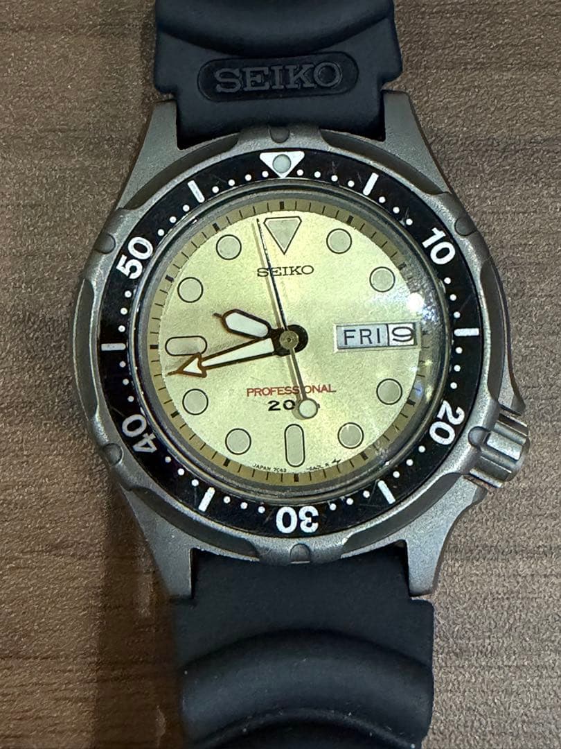 SEIKO 200M 腕時計 7c43-6a00 チタンダイバー