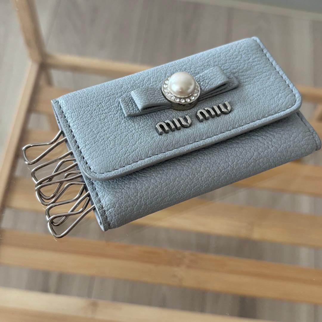 ☆MIUMIU☆ ミュウミュウ キーケース レザー パール リボン 可愛い