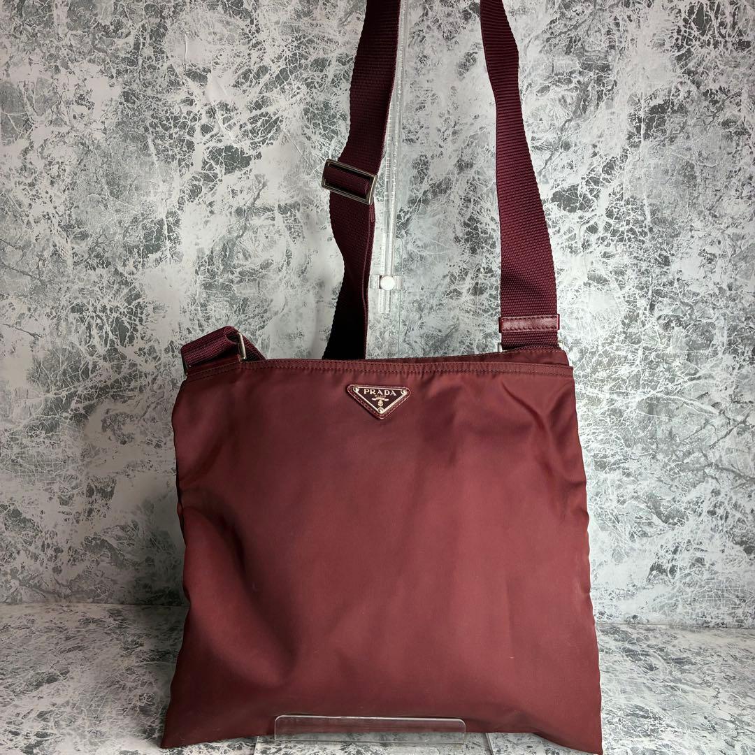 ✨PRADA✨　プラダ　ショルダーバッグ　メッセンジャーバッグ　ナイロン