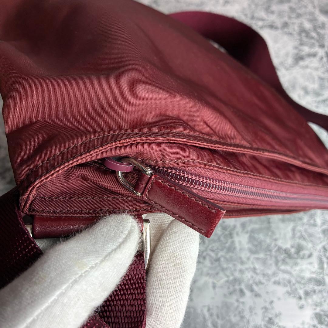 ✨PRADA✨　プラダ　ショルダーバッグ　メッセンジャーバッグ　ナイロン