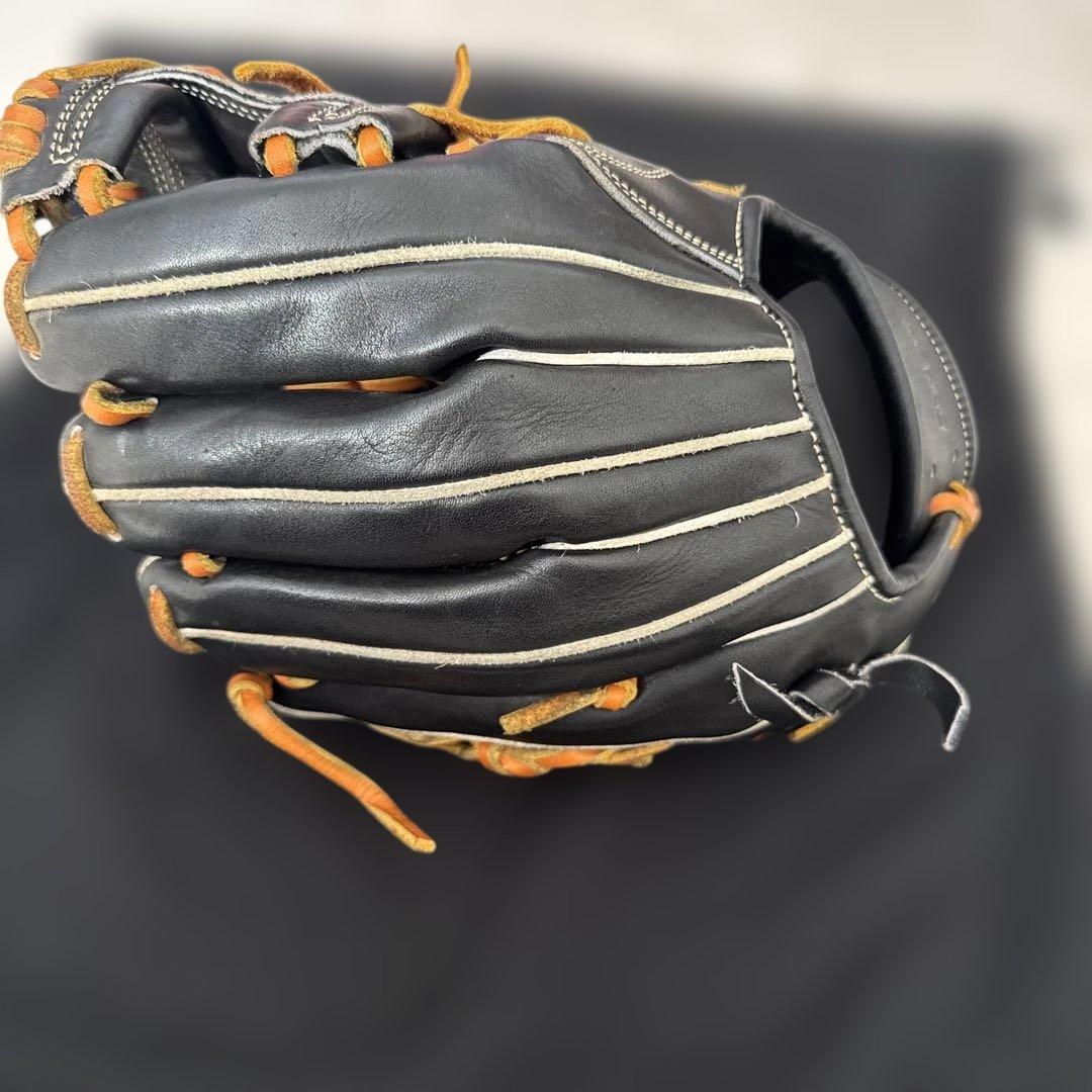 アトムズ　軟式グローブ 黒/オレンジ