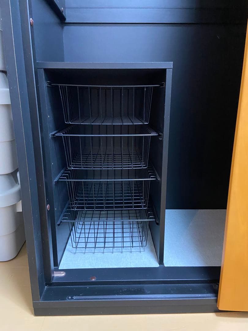 木目調クローゼット ミラー扉付き