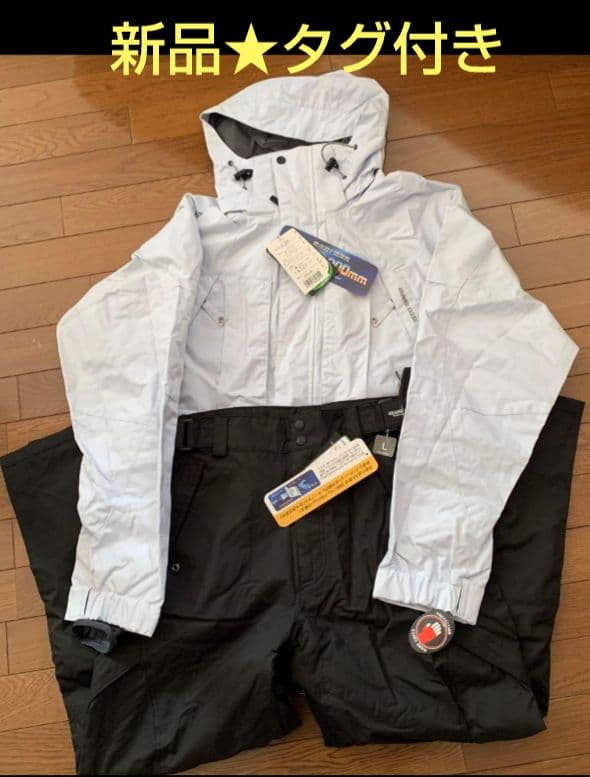 【新品未使用】スキーウェア Lサイズ フード付き 上下セット シルバー ブラック
