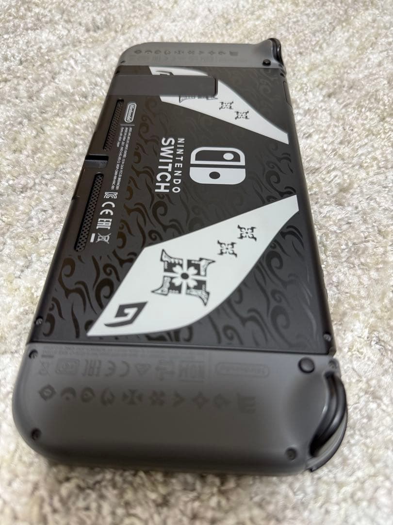 美品！Nintendo Switch モンスターハンターライズ　本体　オマケつき