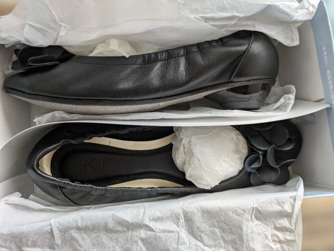 週末限定再値下！新品キタムラ　とても柔い革歩きやすいローヒールパンプス24cm黒