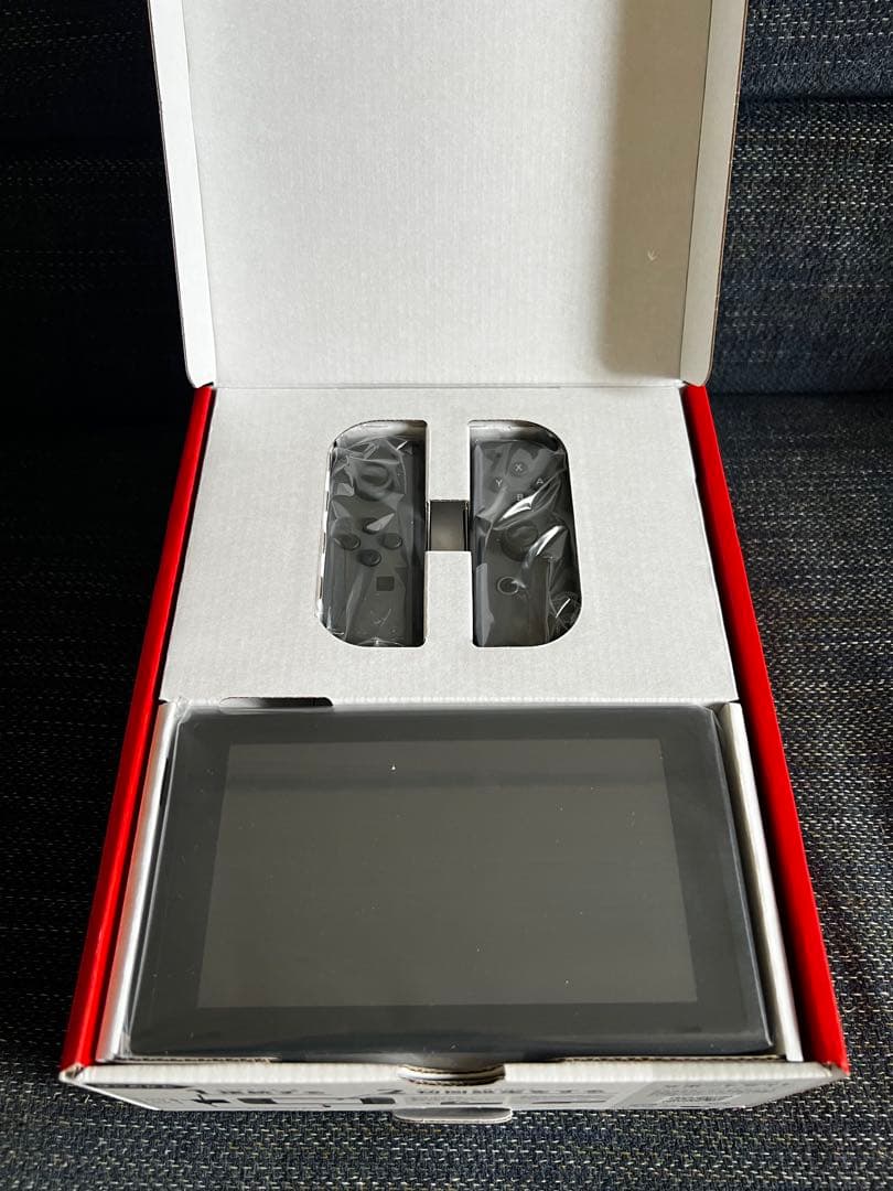 【新品未開封】Nintendo Switch 有機ELモデル ホワイトに近い商品