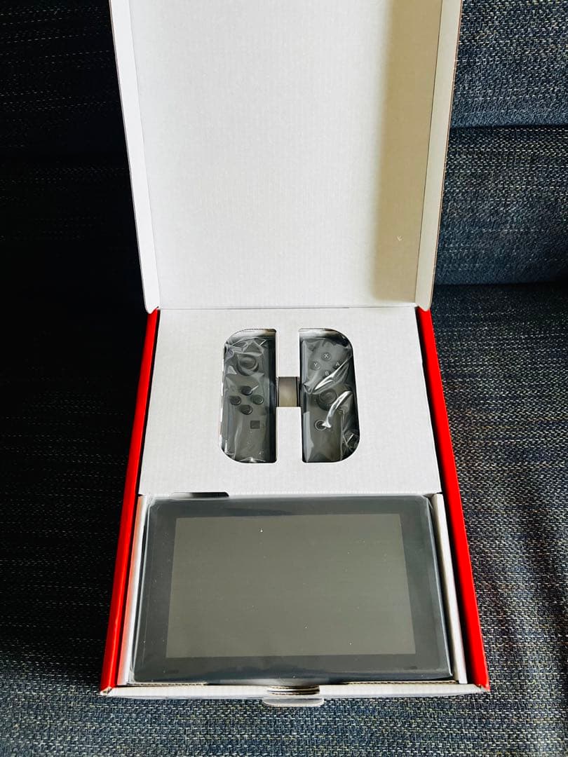 【新品未開封】Nintendo Switch 有機ELモデル ホワイトに近い商品