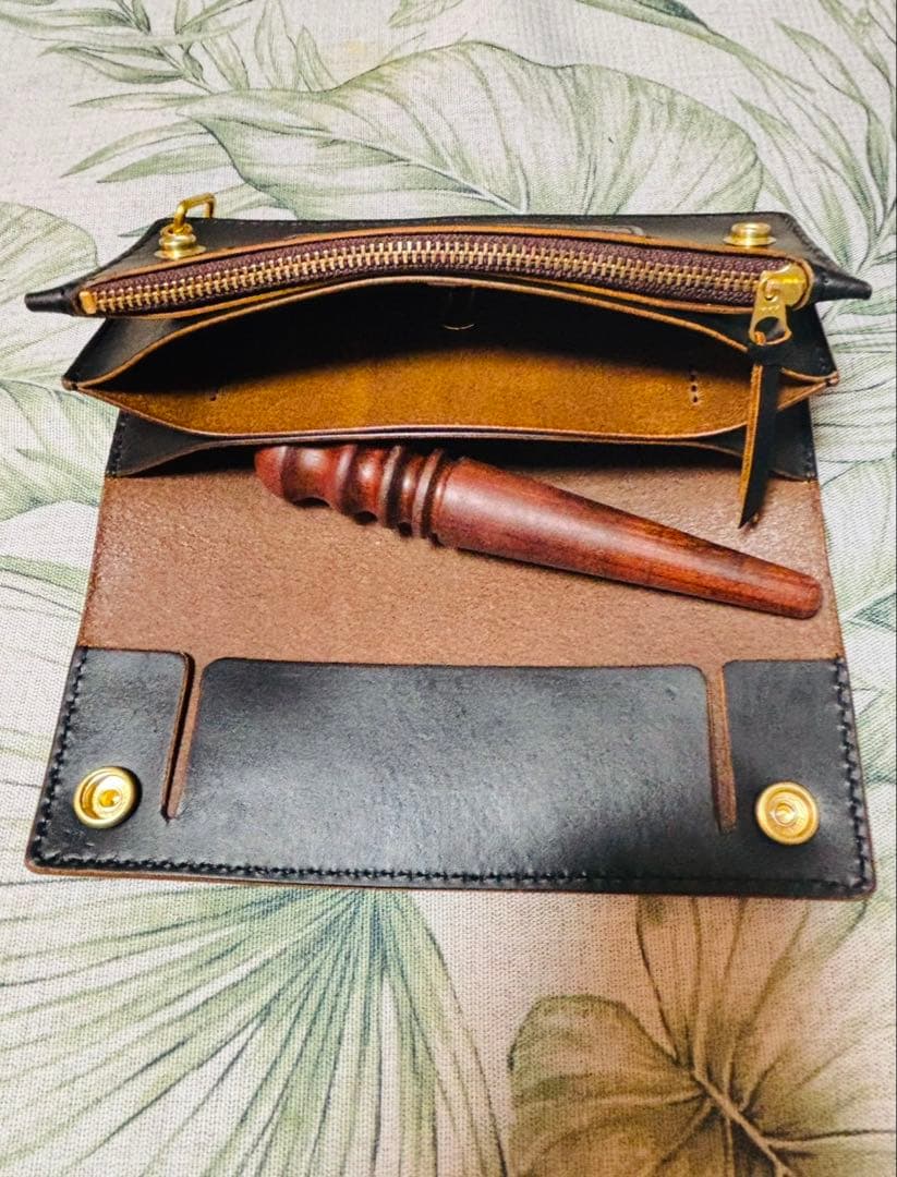 トラッカーウォレット　三層式　茶心風　高級感有り