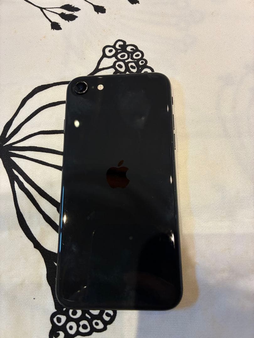 Apple iPhone SE 2世代ブラック 本体64gb