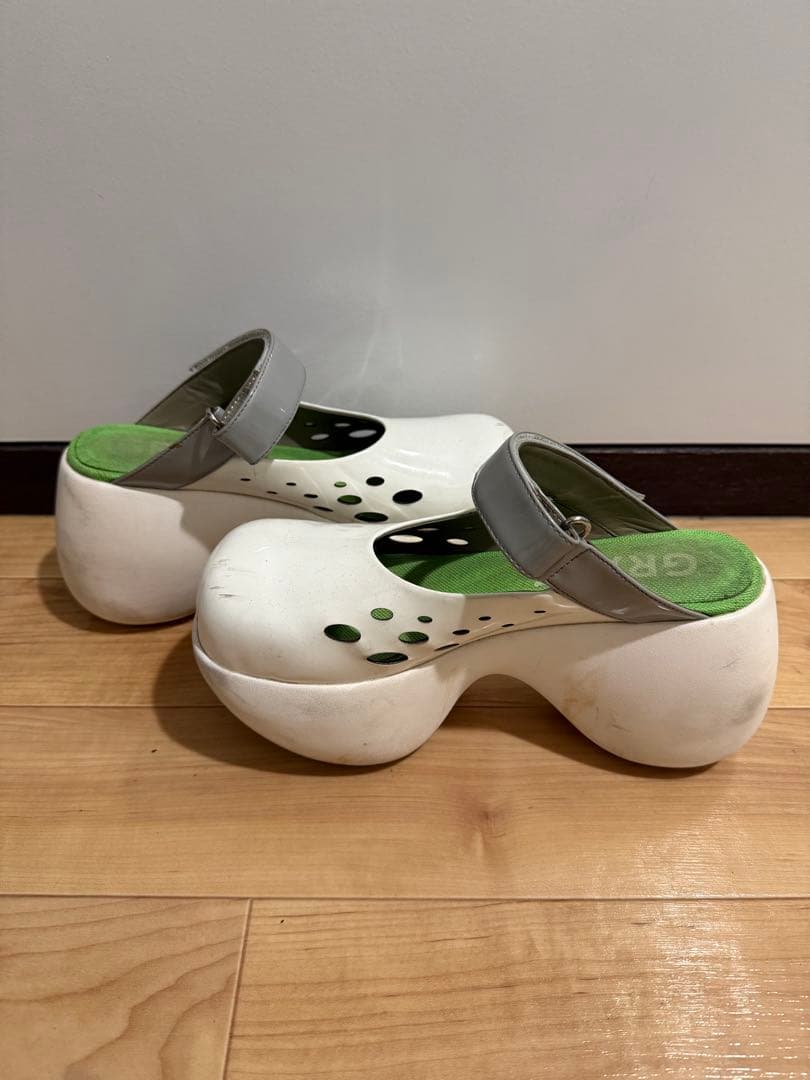 靴 grape White Microfiber Platform Slippers
