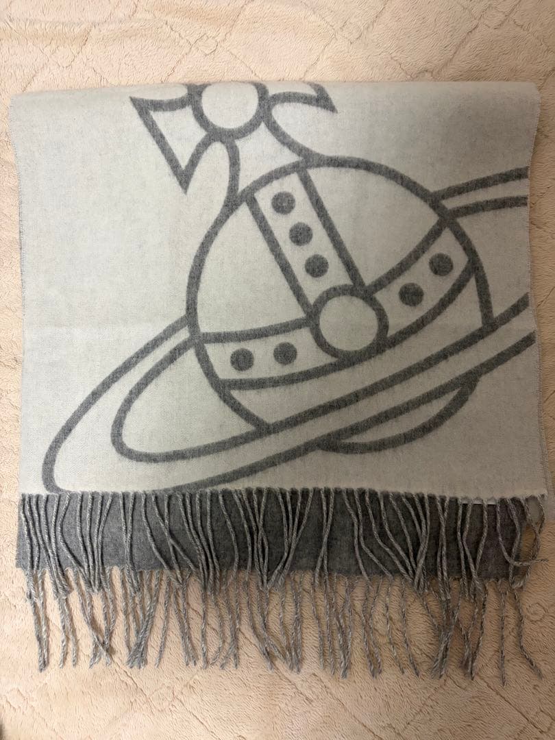 ヴィヴィアン　デザインマフラー　グレー