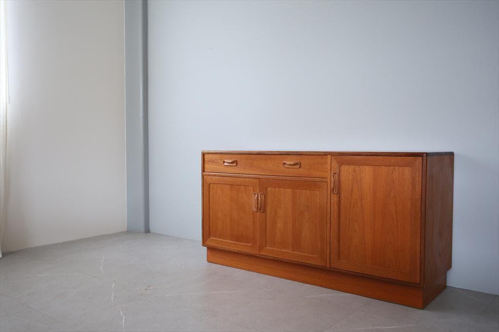 英国アンティークG-PLANジープラン製サイドボード/チェスト(92-140)