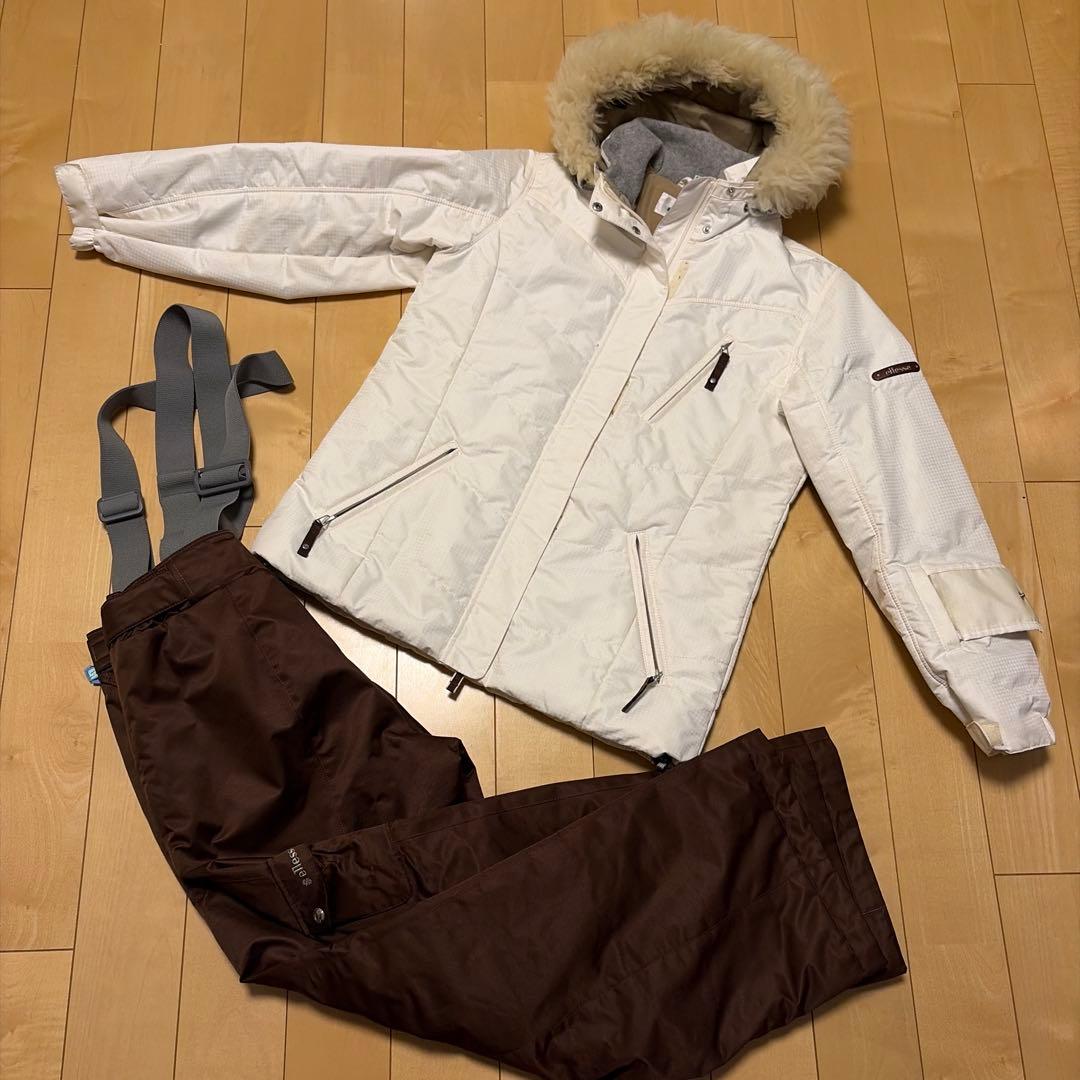 ムートンファー付き　スキーウェア　上下セット　ellesse　ゴールドウィン