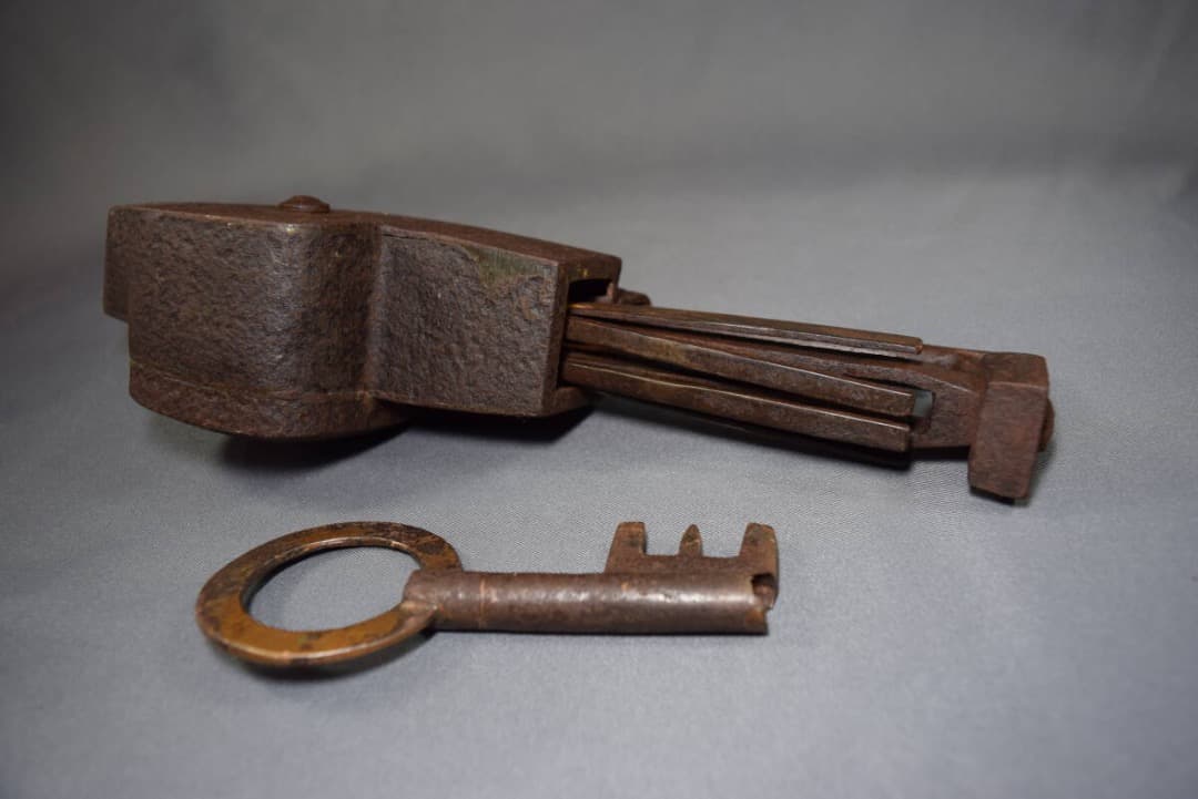 錠前 和錠 因幡錠 在銘 因州住 清久作 6枚バネ 鍵付 江戸時代 アンティーク