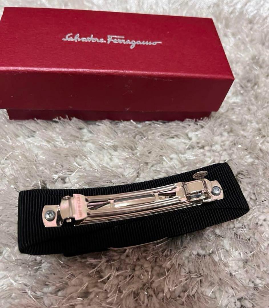 【最終お値下げ❣️】サルヴァトーレフェラガモ ヴァラ バレッタリボン ヘアクリップ