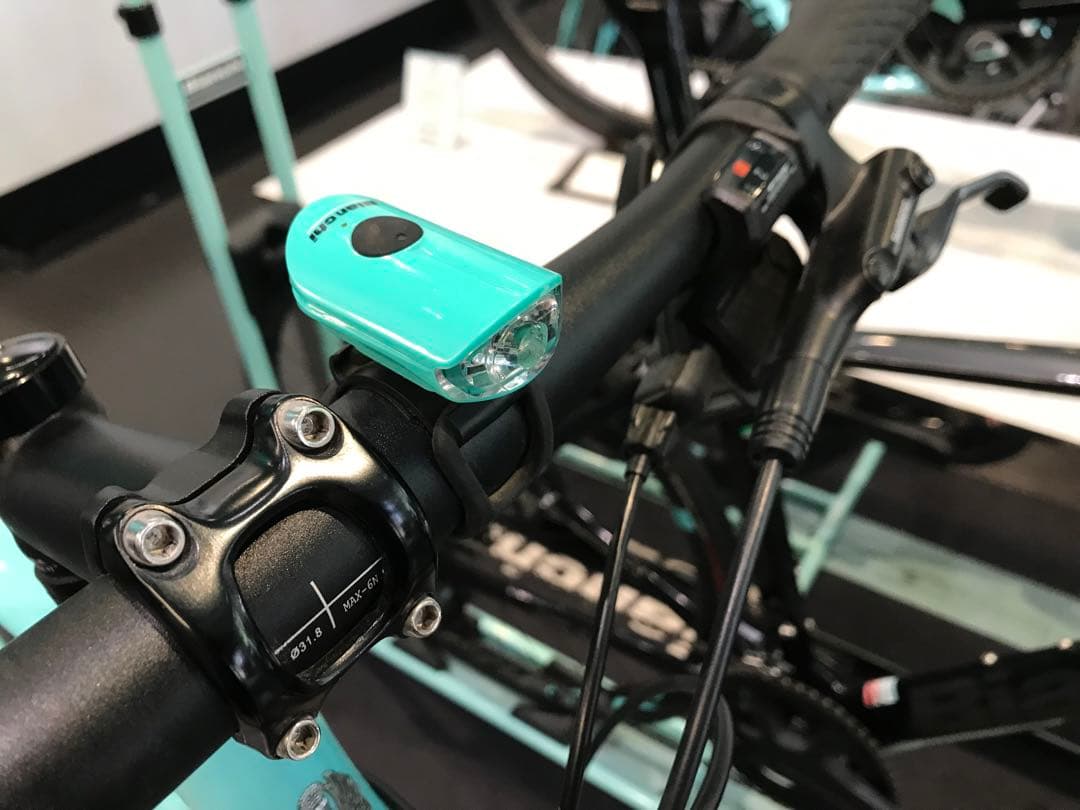 2021年モデル　ビアンキ　クロスバイクROMA3 SHIMANO