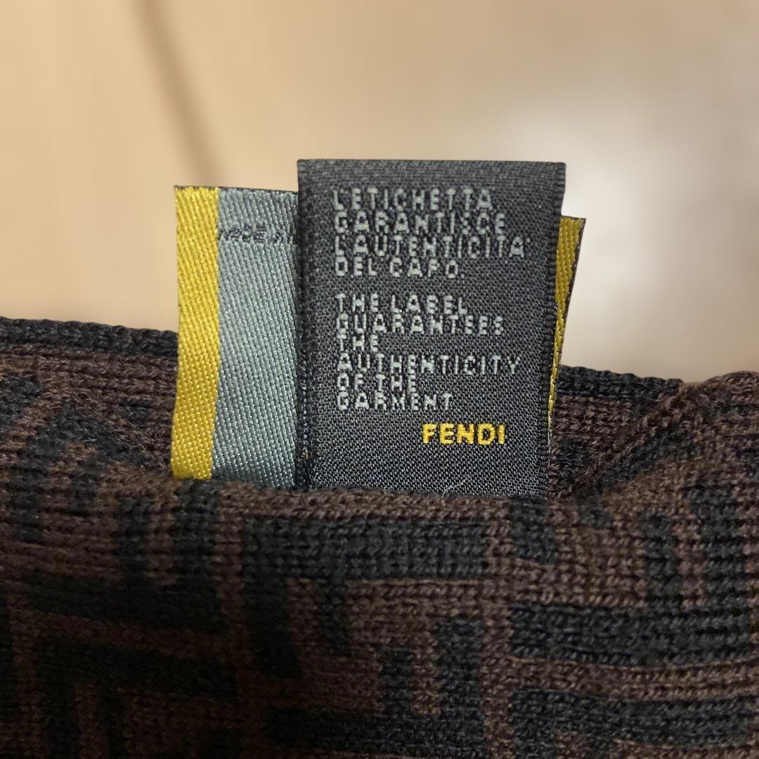 FENDIマフラー　ブラウン