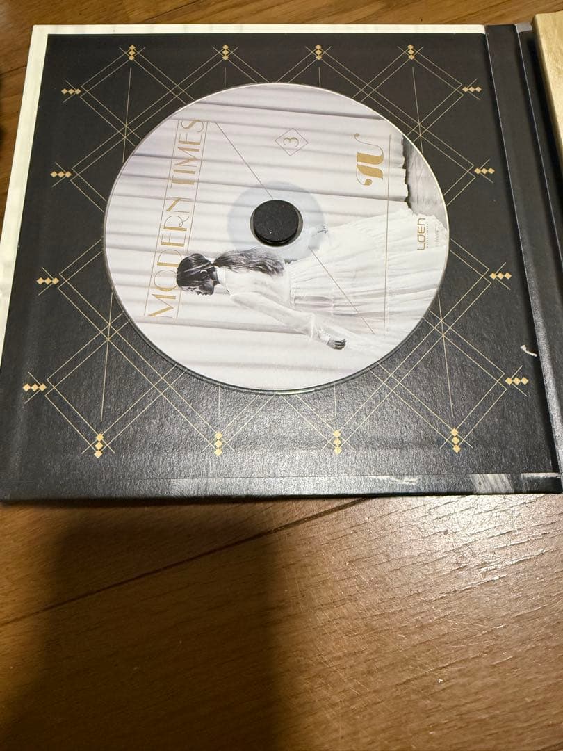 K-POP・アジア IU good day type-A &MODERN TIMES