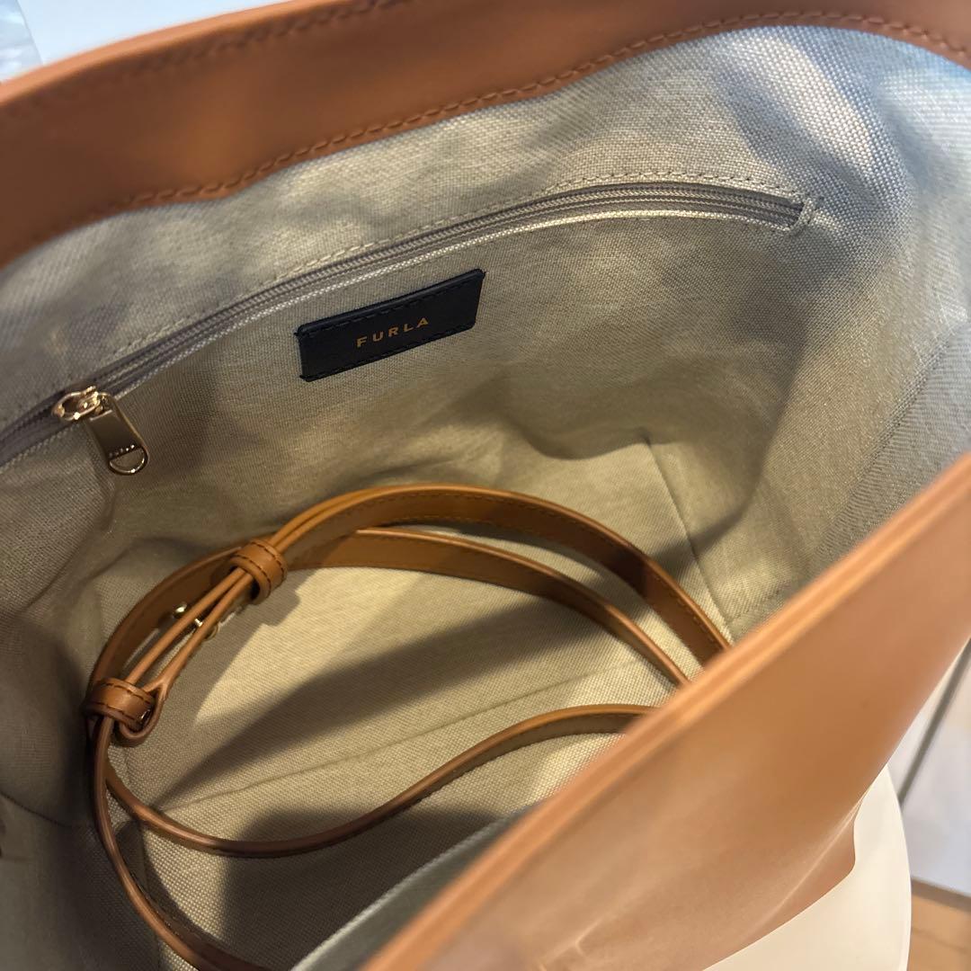 極美品　フルラ　FURLA ハンドバッグ　ショルダー付き