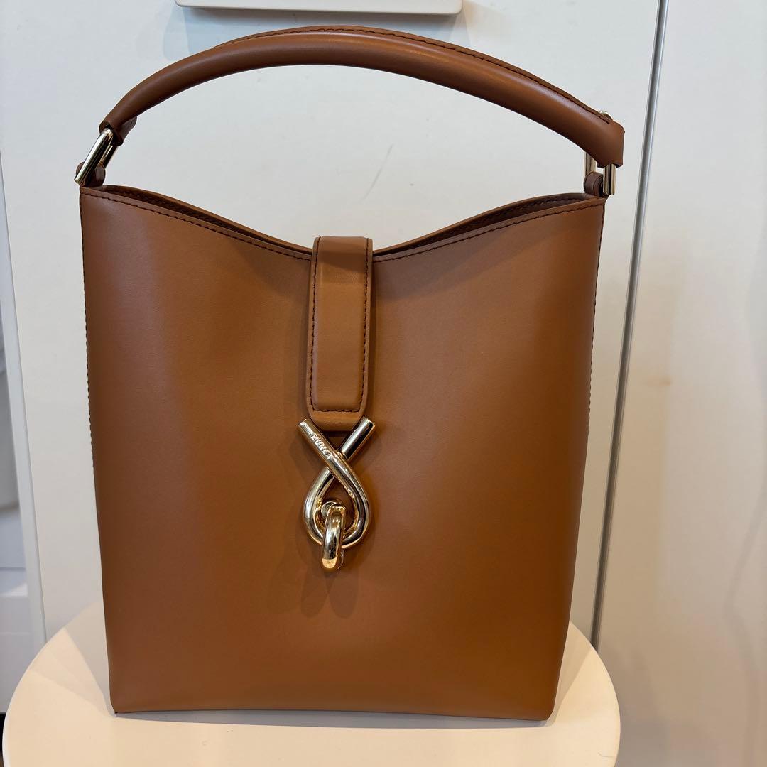 極美品　フルラ　FURLA ハンドバッグ　ショルダー付き