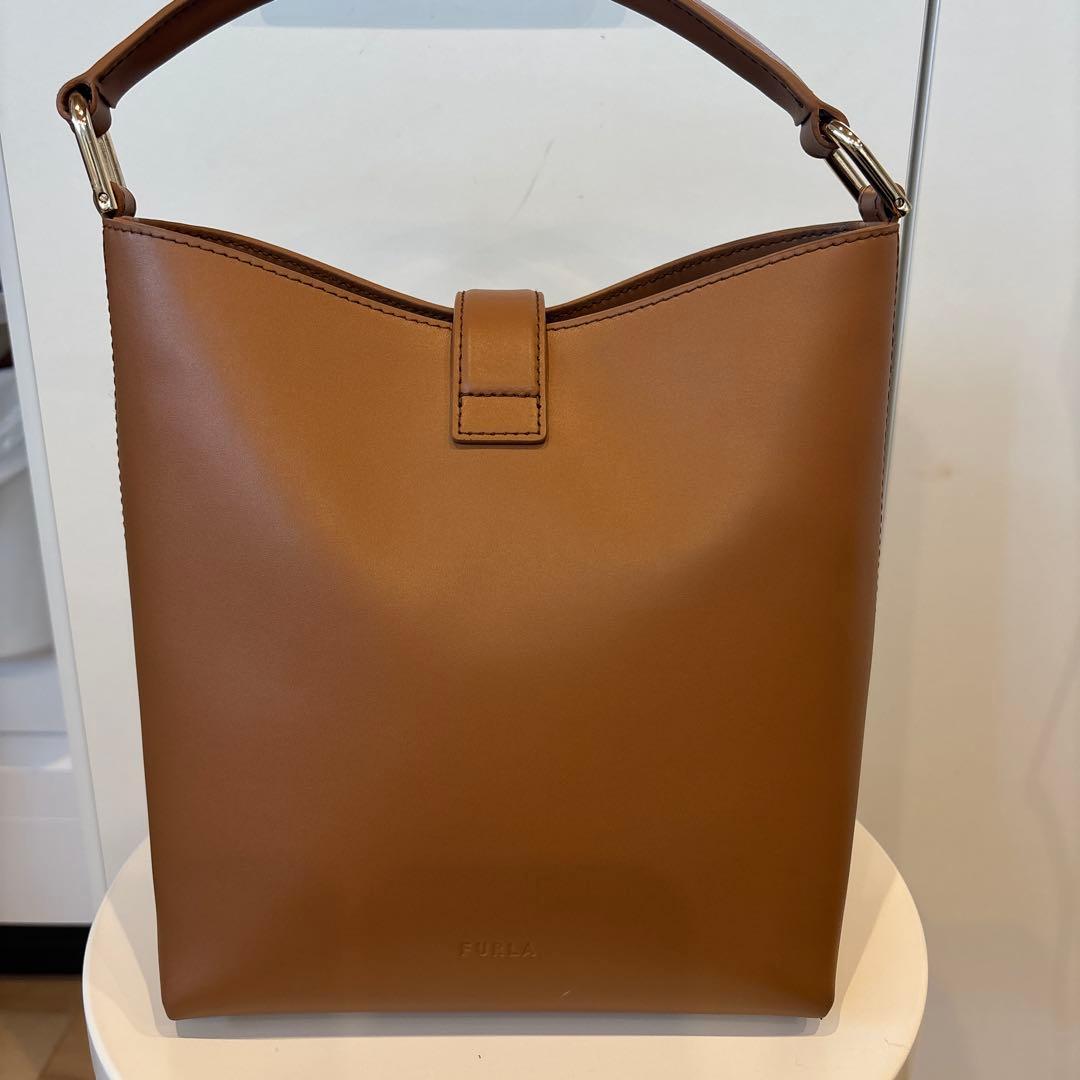 極美品　フルラ　FURLA ハンドバッグ　ショルダー付き