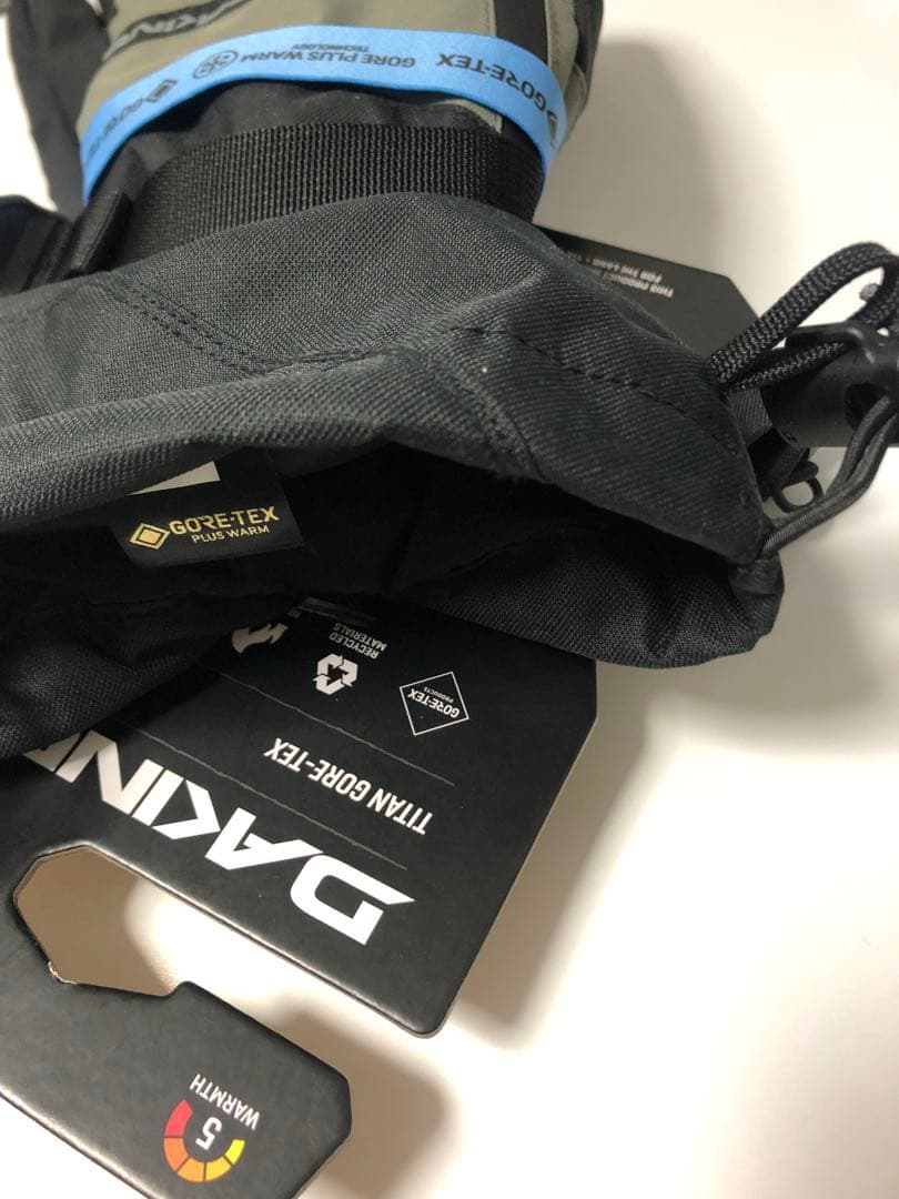 M スノーグローブ DAKINE ダカイン TITAN ゴアテックス タイタン
