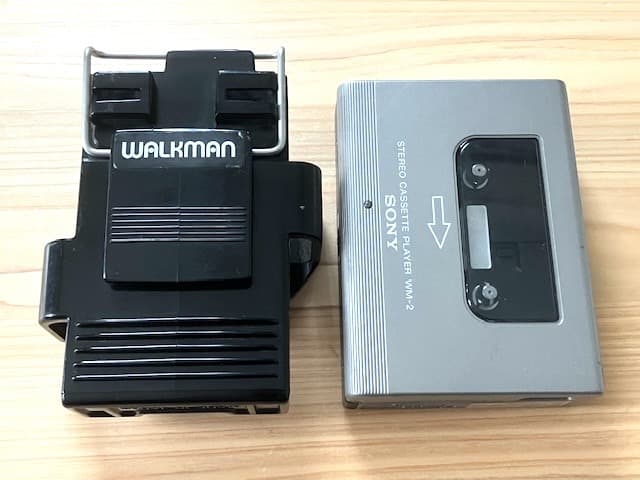 てつ 高音質 整備済完全動作品 ソニー WM-2 ホルダー＆新品ヘッドホン