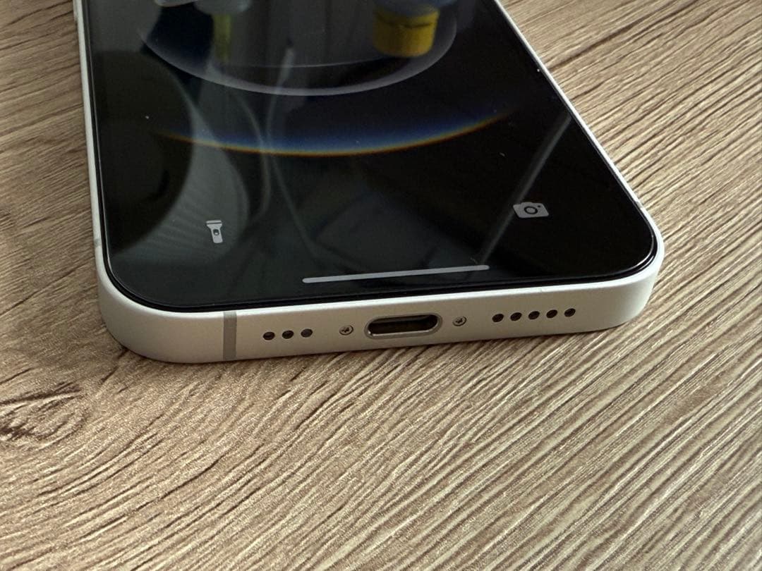 iPhone 16e 128GB ホワイト 物理SIM 2枚