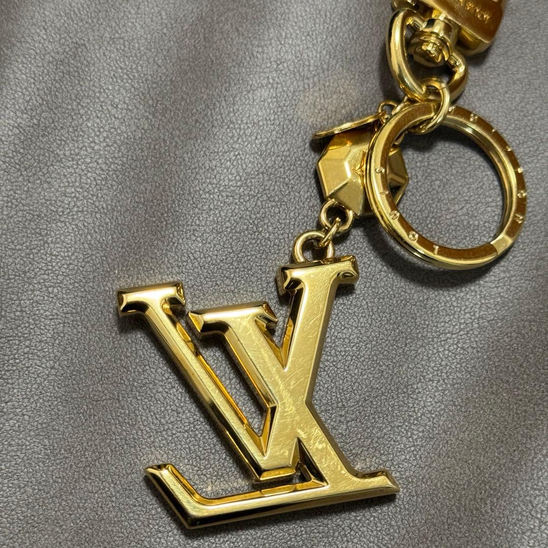 【25日まで限定価格】ルイヴィトン キーホルダー LV ファセット 美品 正規品
