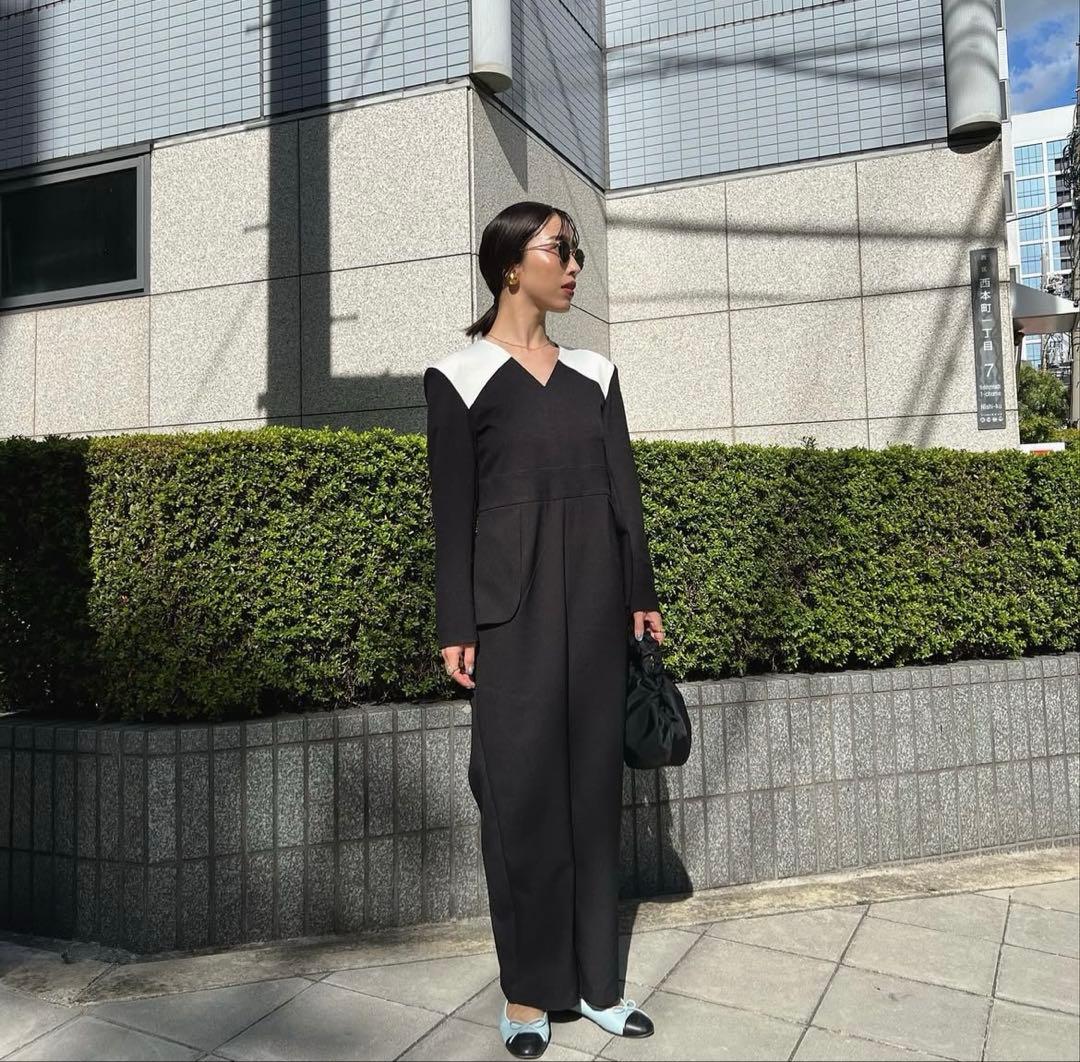 サロペット・オーバーオール・オールインワン MEER. V NECK JUMPSUIT / BLK