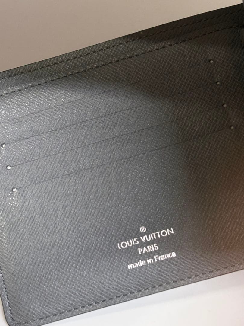 ルイヴィトン　タイガ　パスケース付　二つ折　財布　グレー
