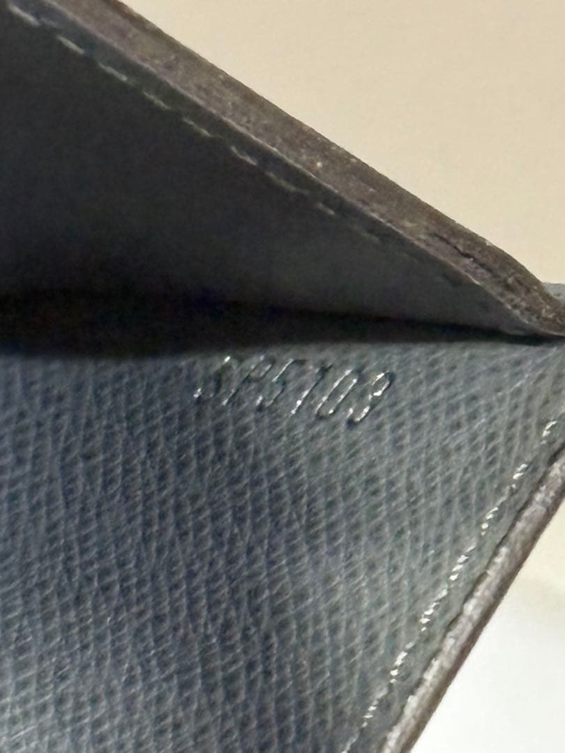 ルイヴィトン　タイガ　パスケース付　二つ折　財布　グレー