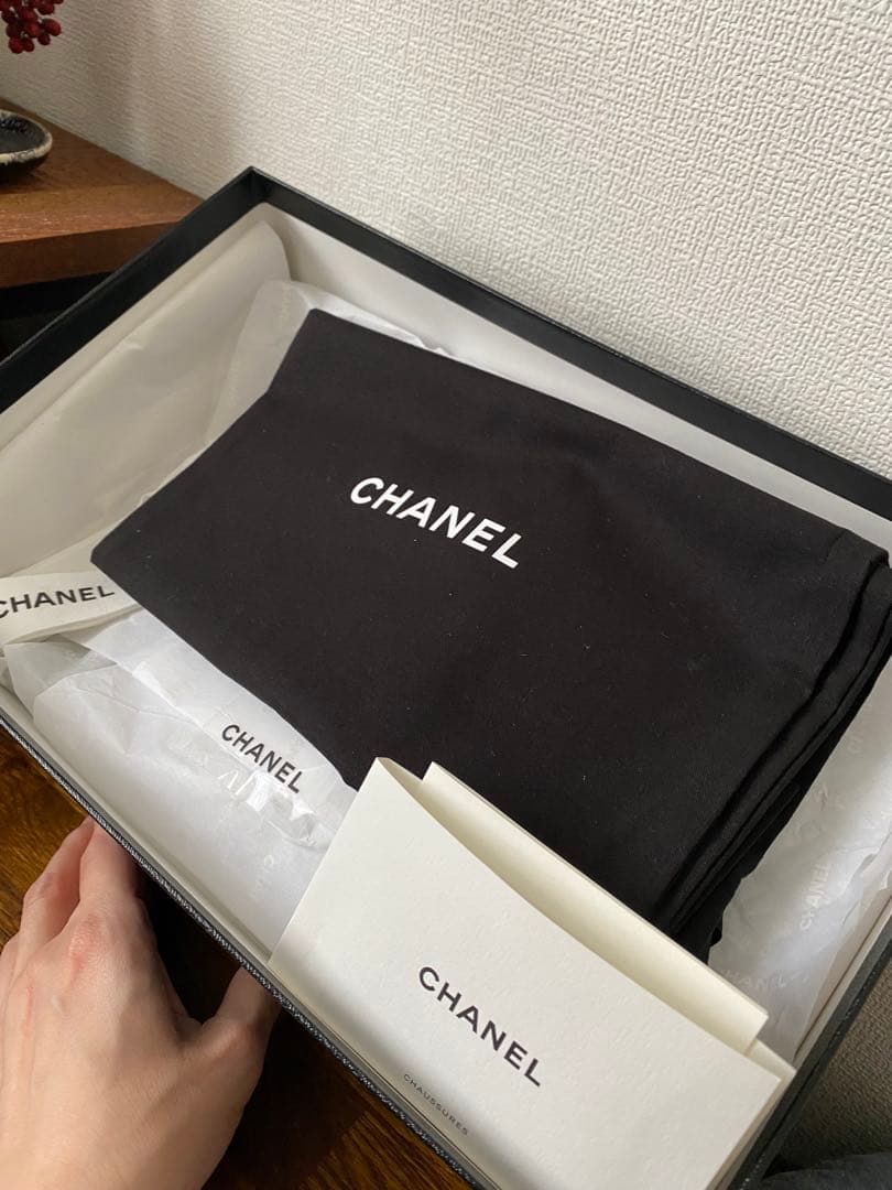 CHANEL ホワイトスニーカー　箱あり