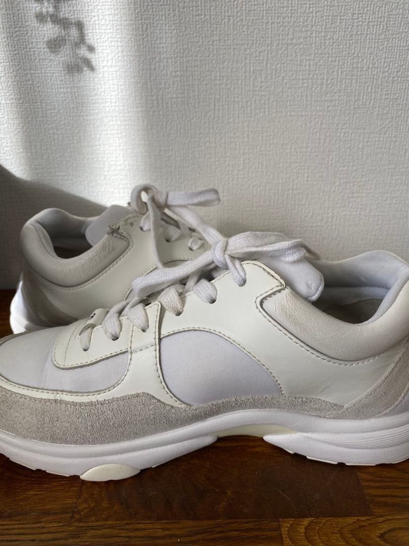 CHANEL ホワイトスニーカー　箱あり