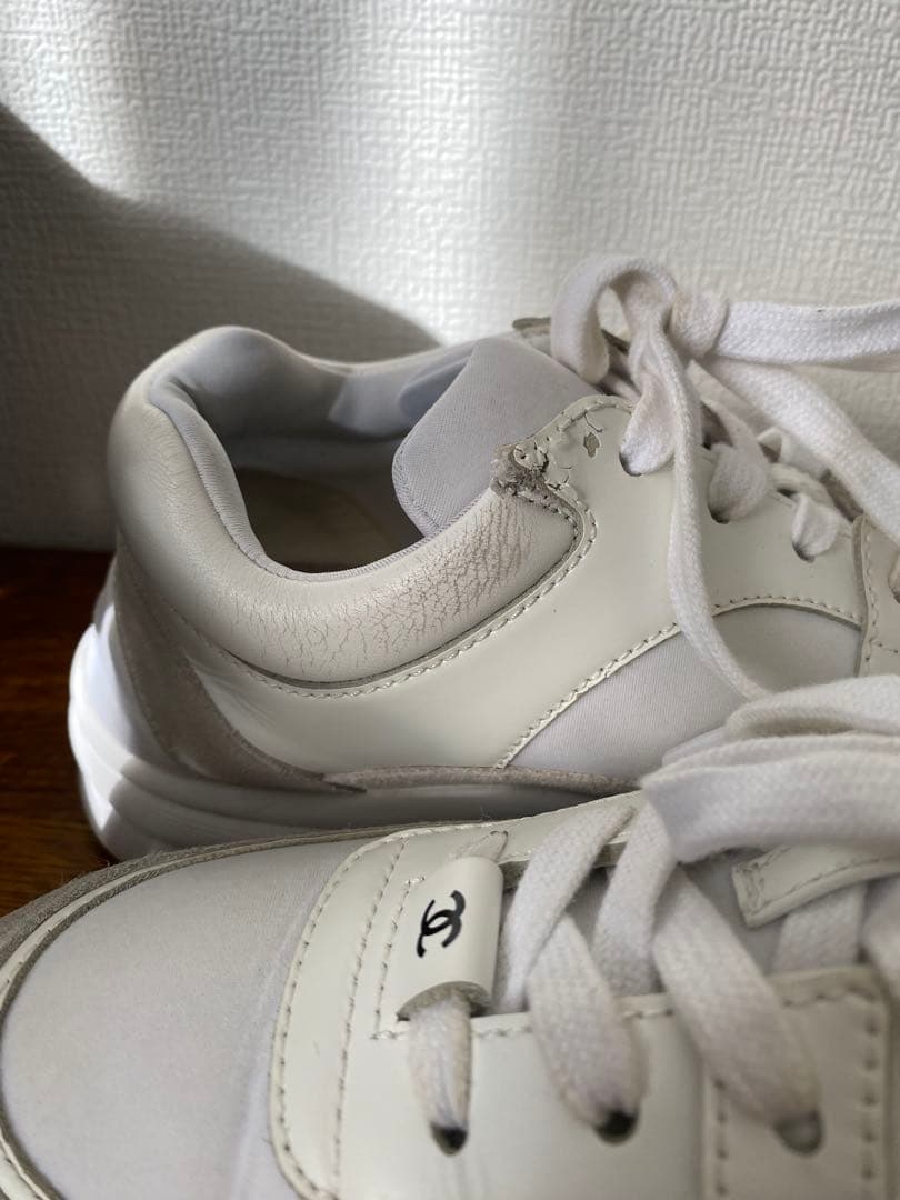 CHANEL ホワイトスニーカー　箱あり