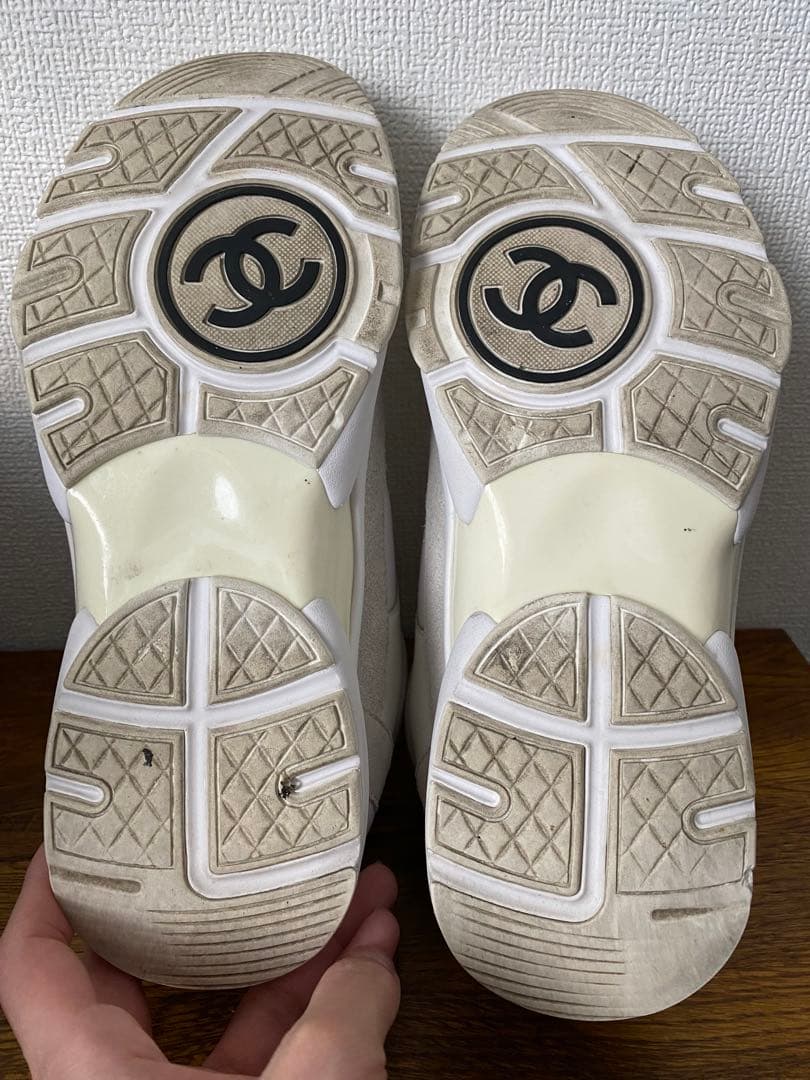 CHANEL ホワイトスニーカー　箱あり