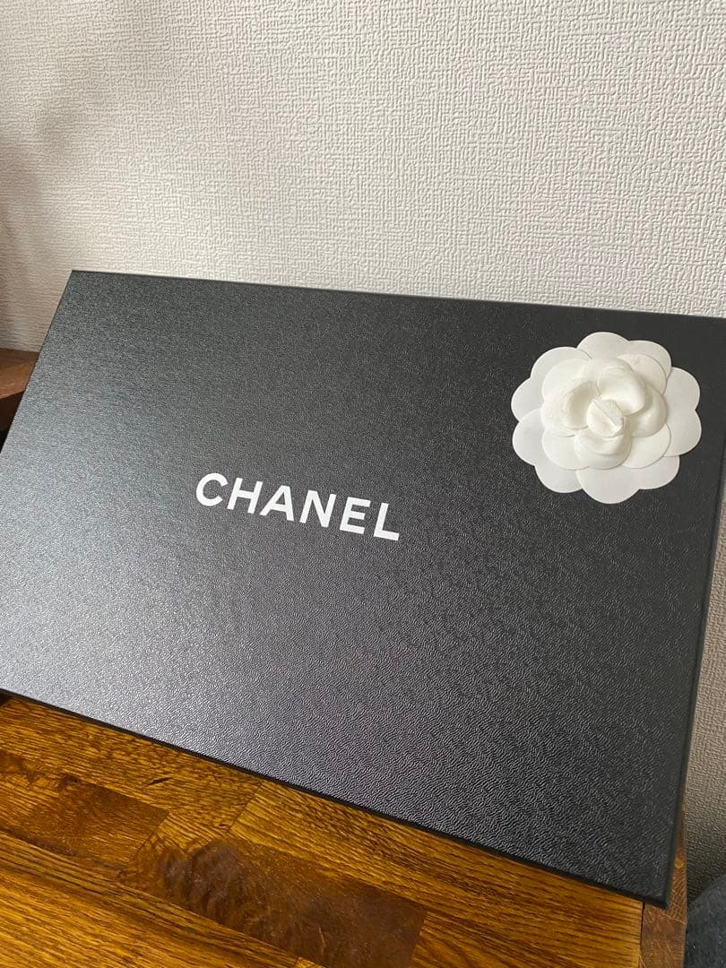 CHANEL ホワイトスニーカー　箱あり