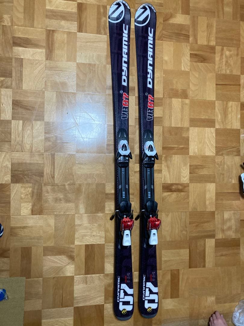 Dynamic VR 07 スキー 板 黒 赤