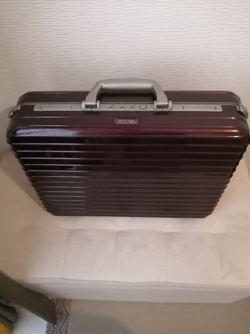 【美品☆RIMOWA アタッシュケース Limbo カラモナレッド】