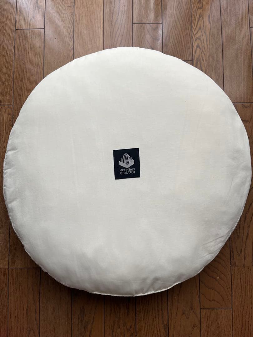 M*o様 マウンテンリサーチmountain research円形クッション
