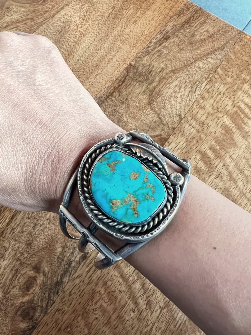 【ナバホ族】ヴィンテージ ターコイズ バングル インディアンジュエリー