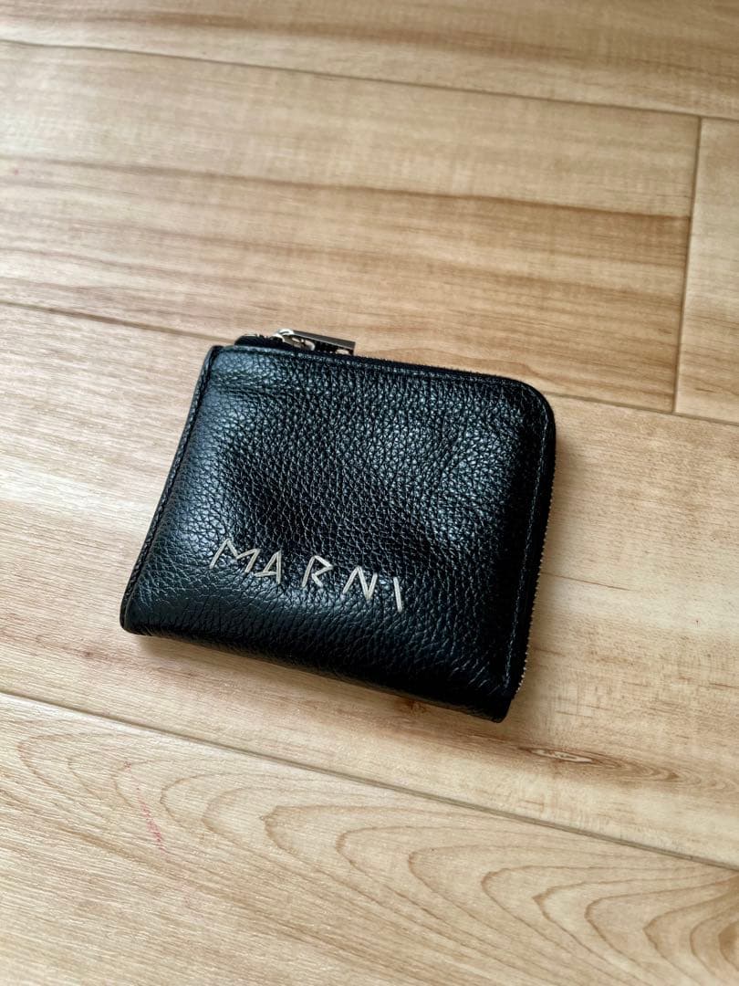 MARNI ブラックレザー 二つ折り財布