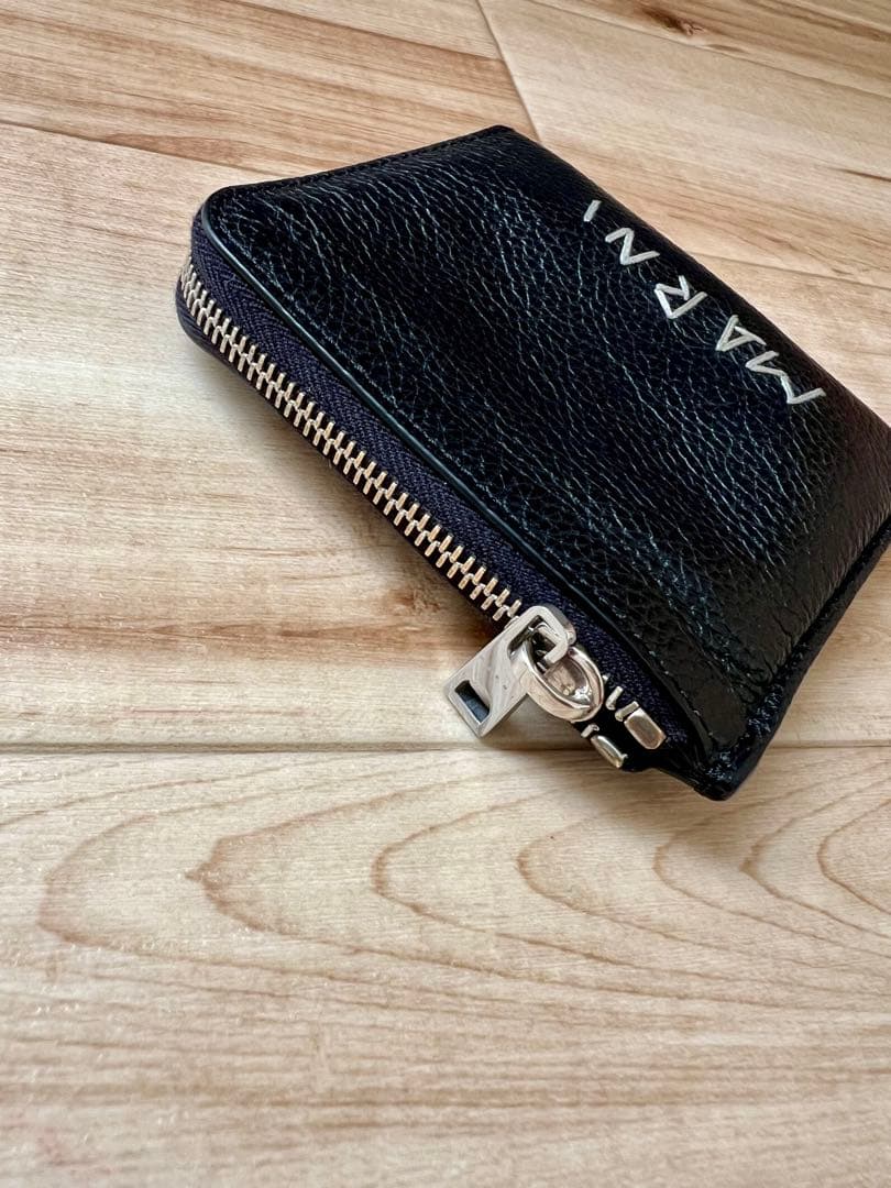 MARNI ブラックレザー 二つ折り財布