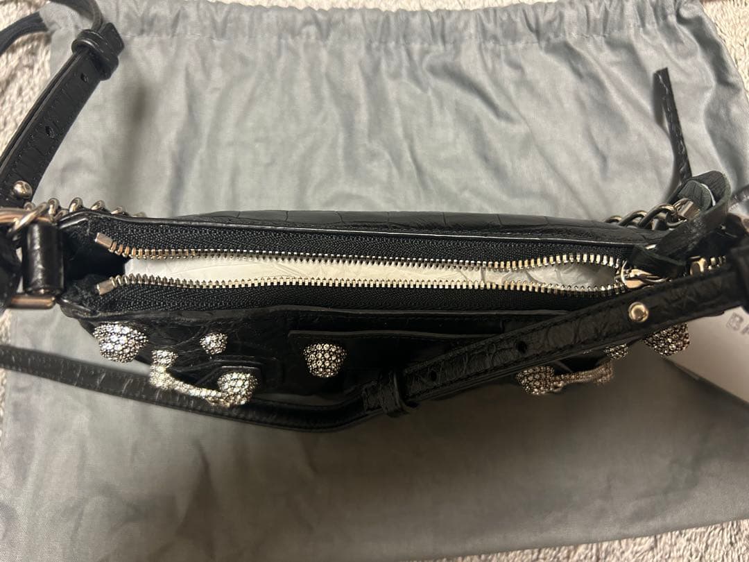 BALENCIAGA ブラックショルダーバッグ