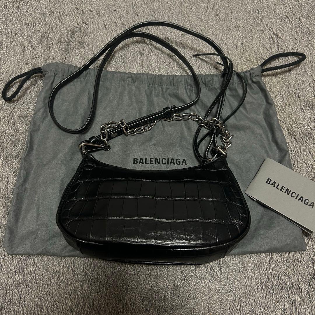 BALENCIAGA ブラックショルダーバッグ