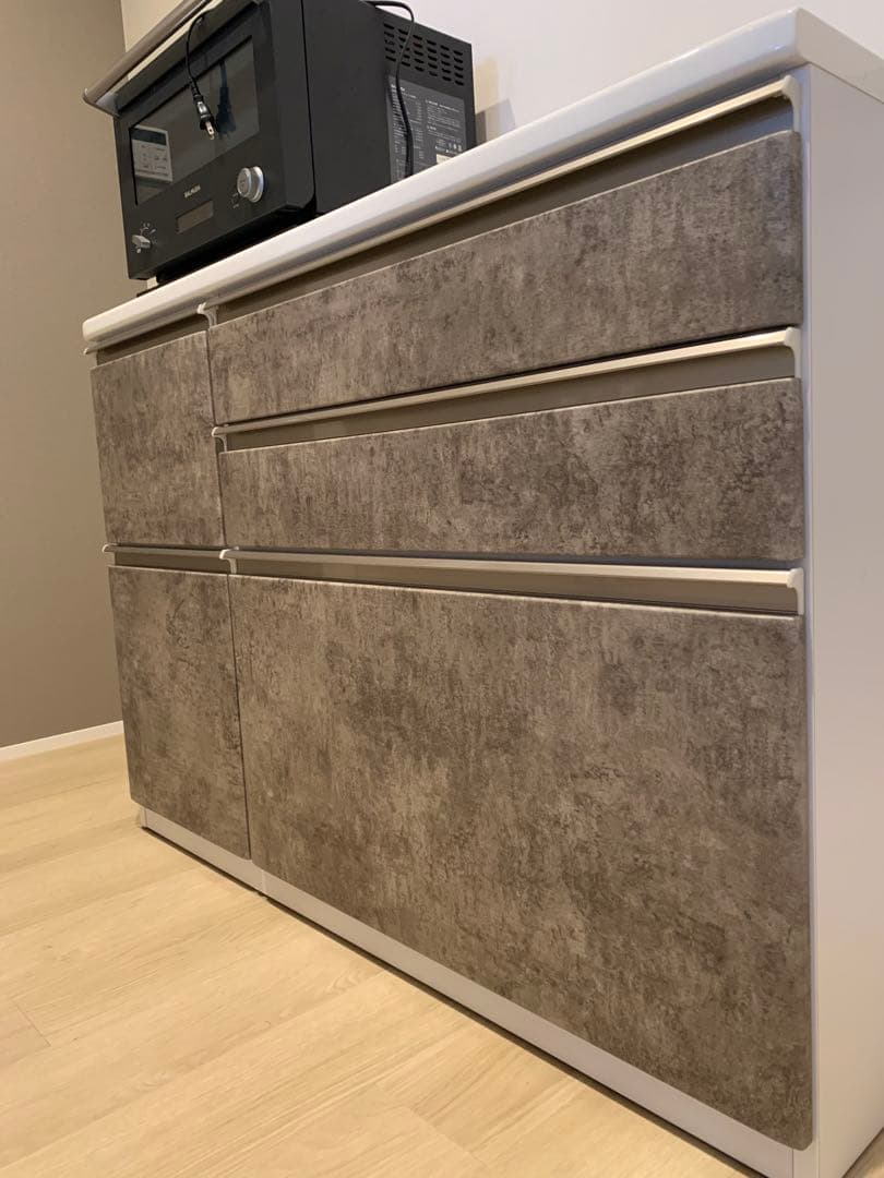 グレー食器棚 引き出し式