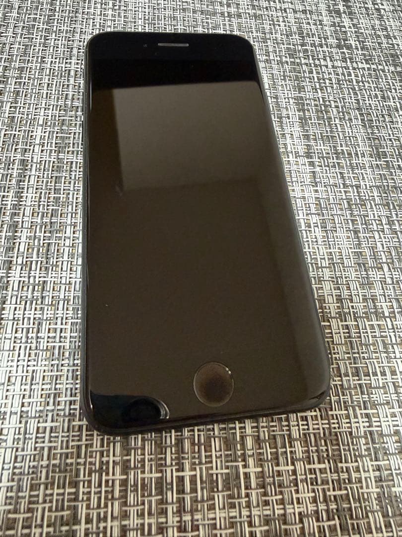 Apple iPhone SE 第3世代ブラック 本体(側面キズあり)
