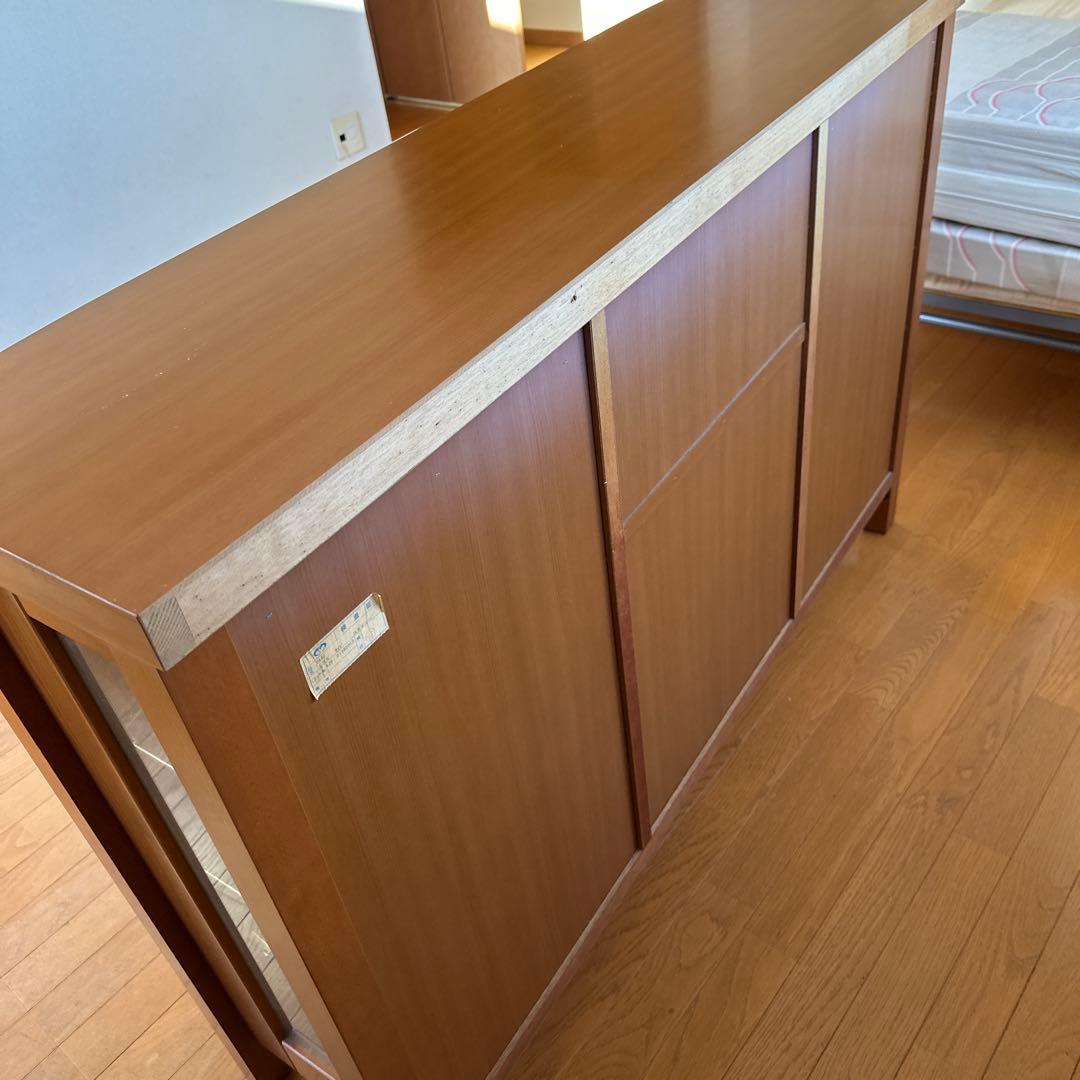 【おすぎです】高級ブラウン木製キャビネット ガラス扉付き（美品）