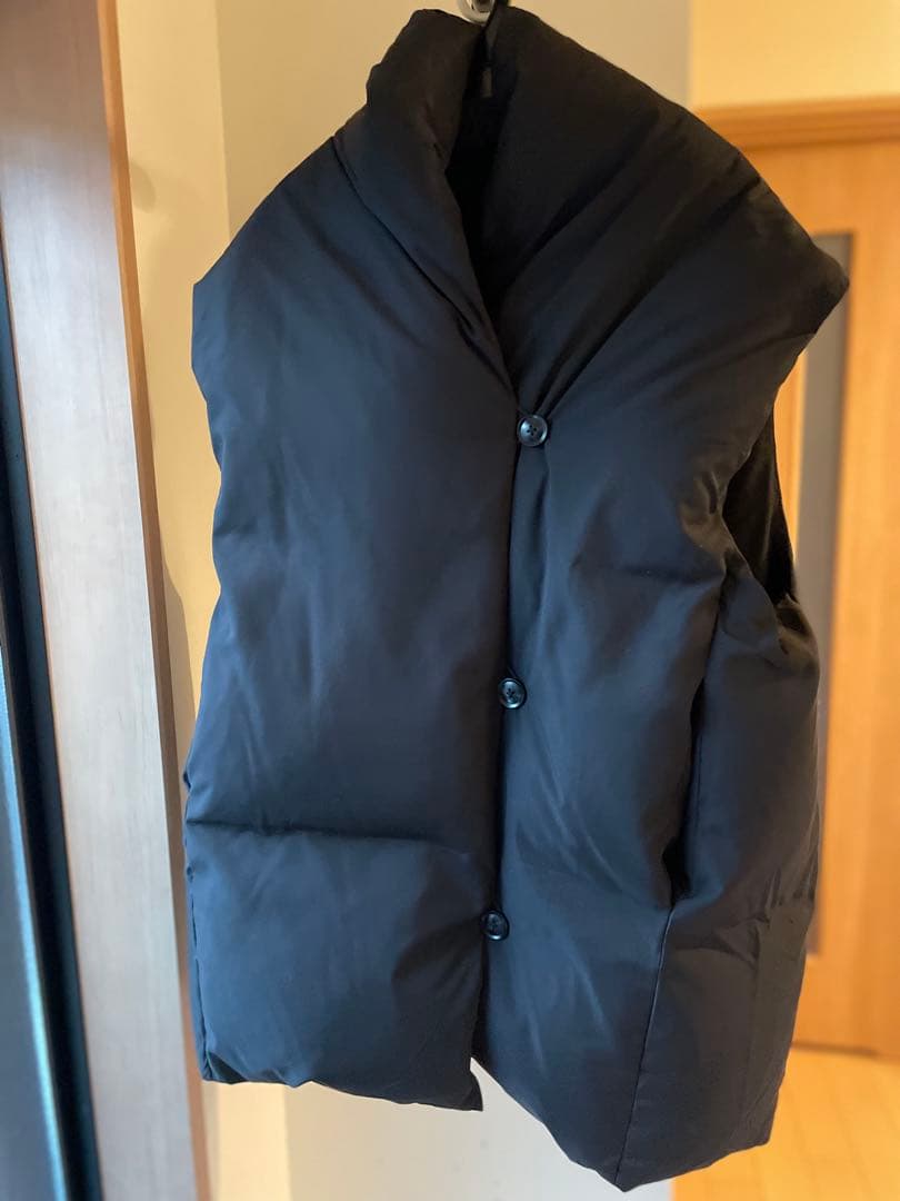 今期もの／cyan tokyo シアン ストールライクダウンベスト／ブラック