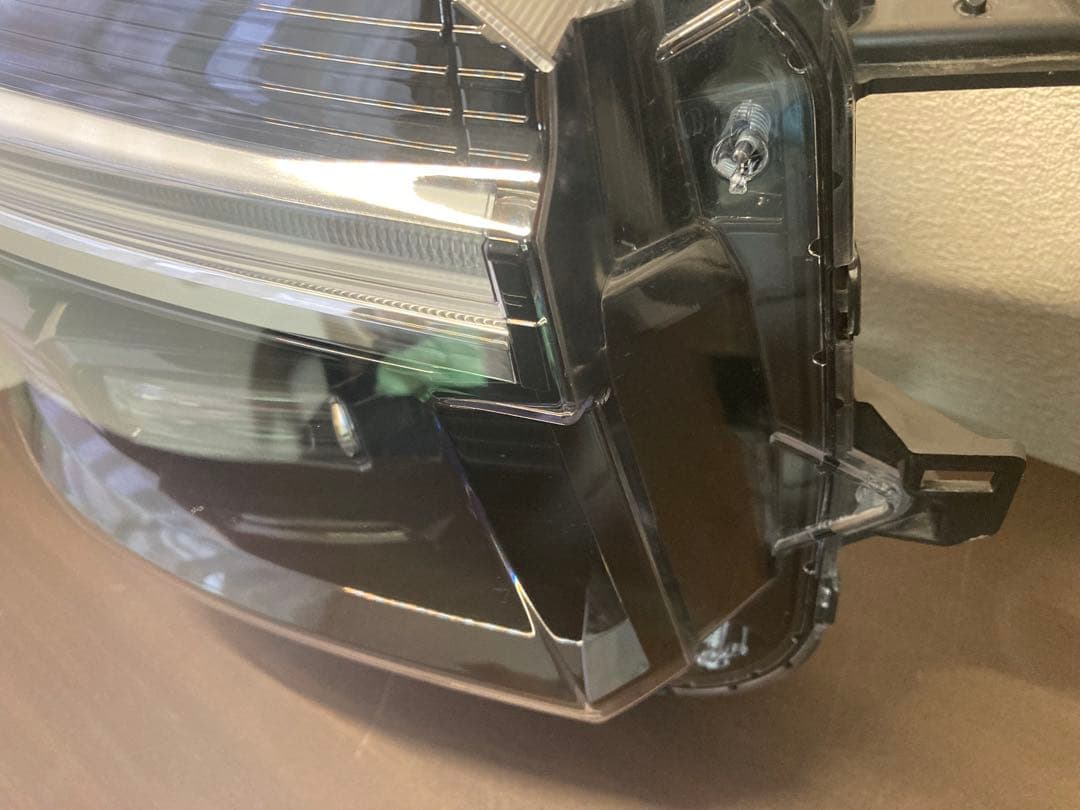 N-BOXカスタム(JF5) 右ヘッドライト　美品